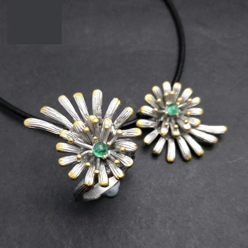 Unique "eyes catching" Flower Design Emerald Pendant Ring Jewelry Set