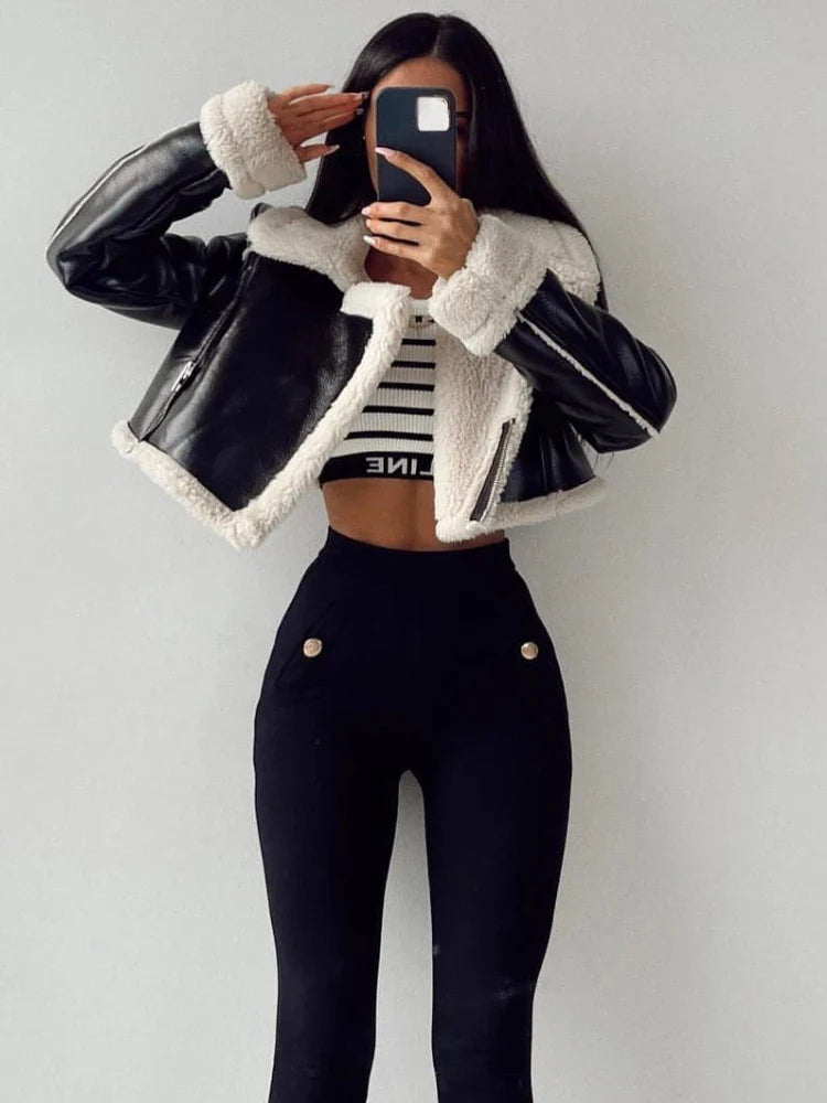 Modern Cropped Leather Jacket with Cozy Faux Fur Lining